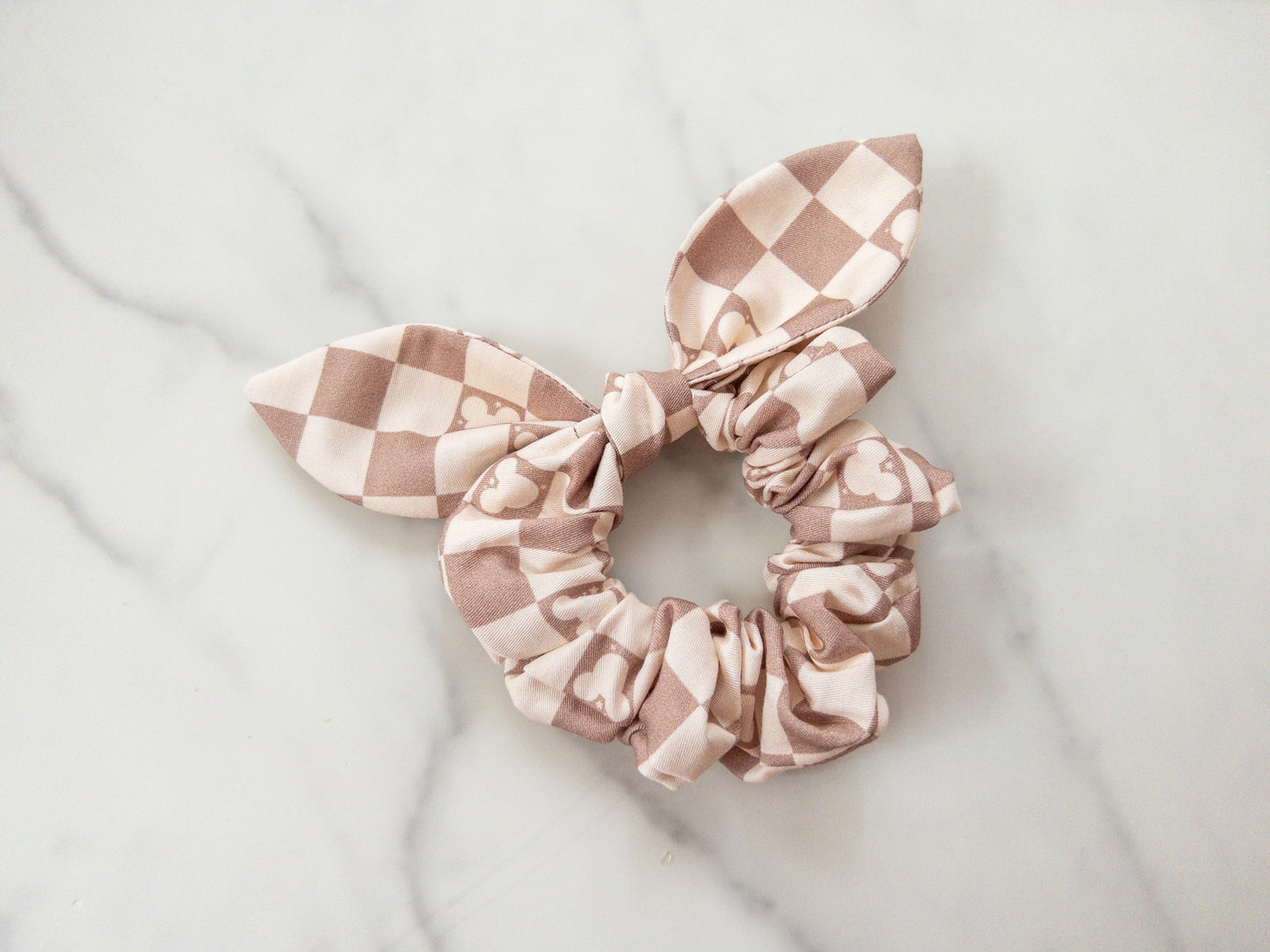 Checkered Magic Bow Scrunchie