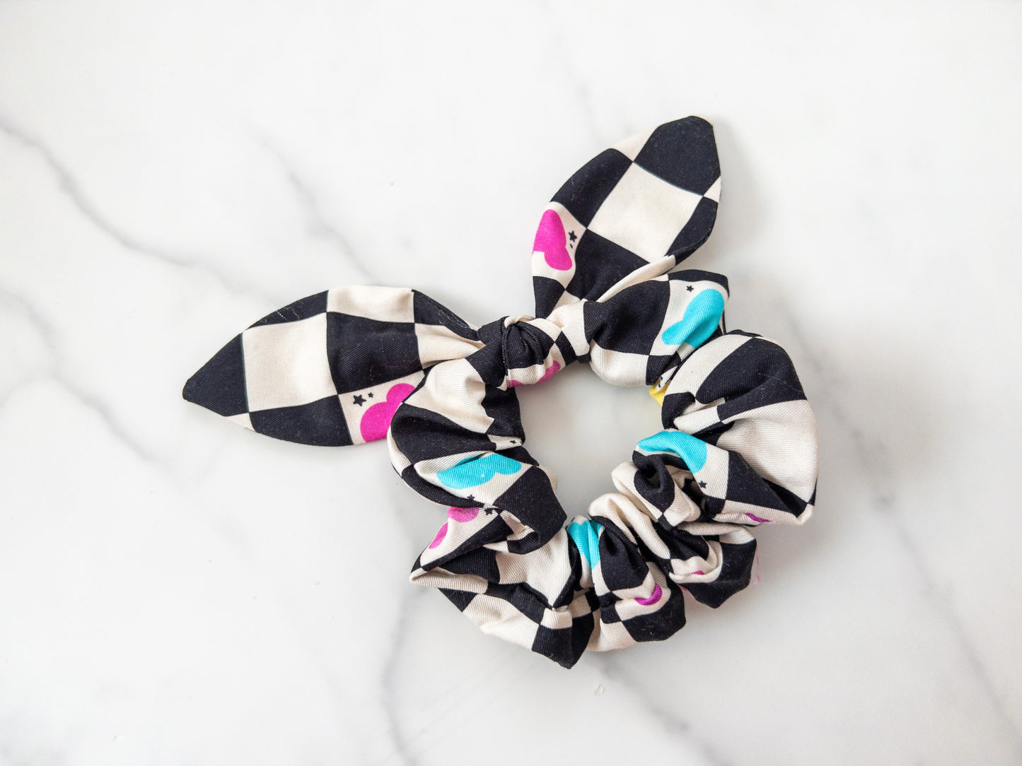 Checkered Magic Bow Scrunchie