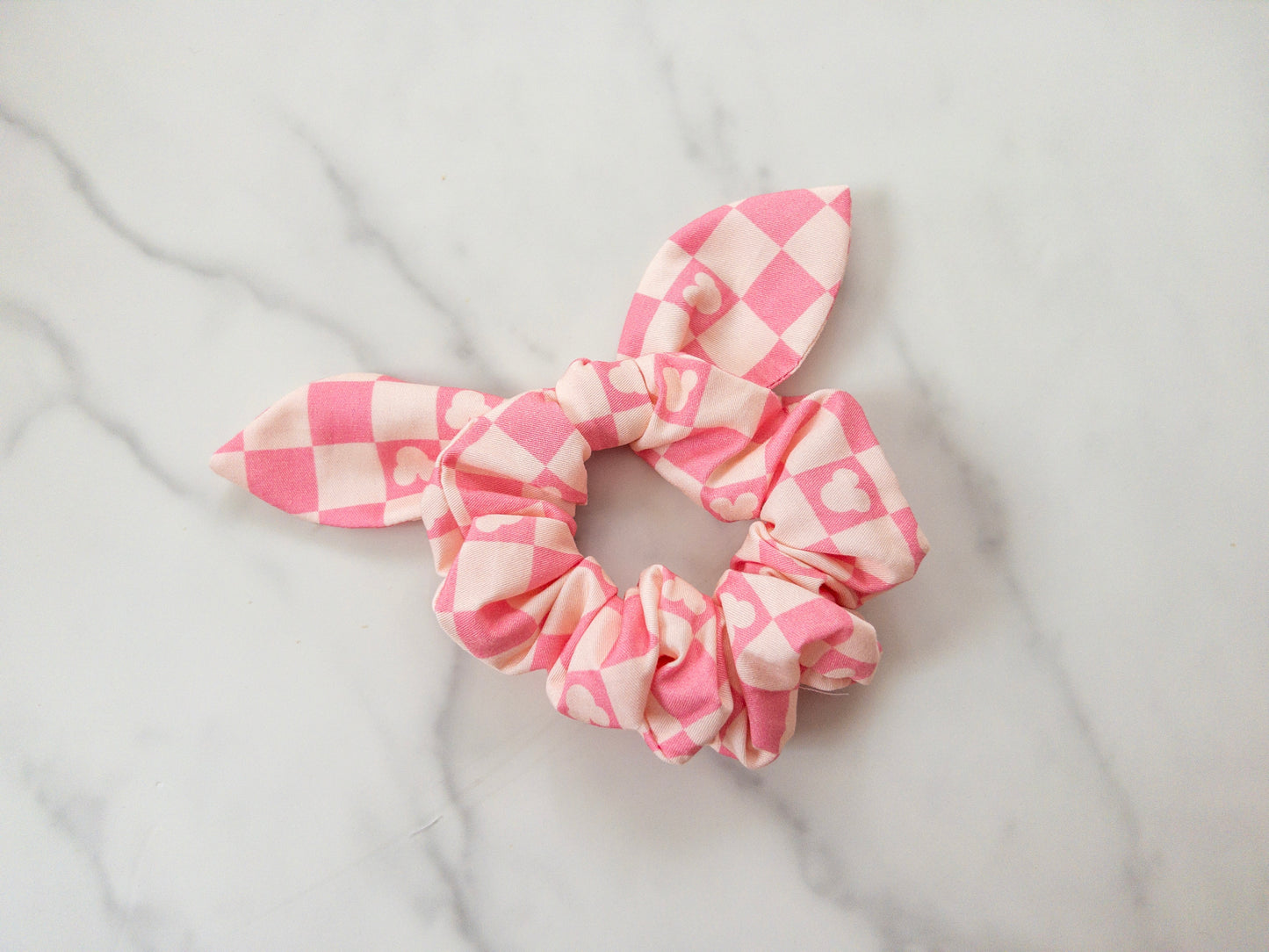 Checkered Magic Bow Scrunchie