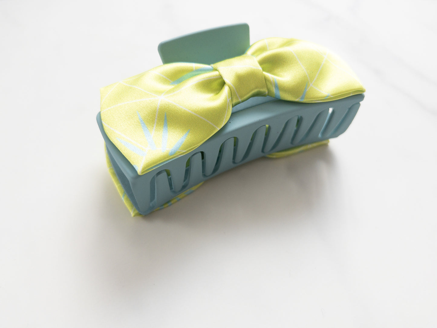 Find The Fun Satin Bow Claw Clip