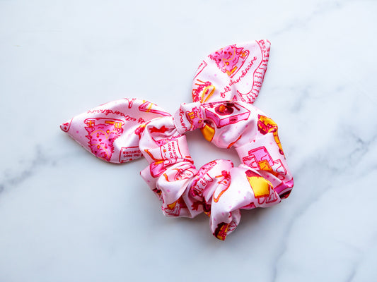 Satin Tres Extraordinaire Bow Scrunchie
