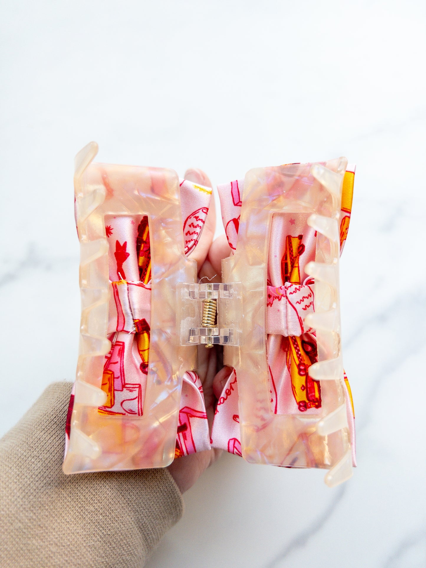 Tres Extraordinaire Satin Bow Claw Clip