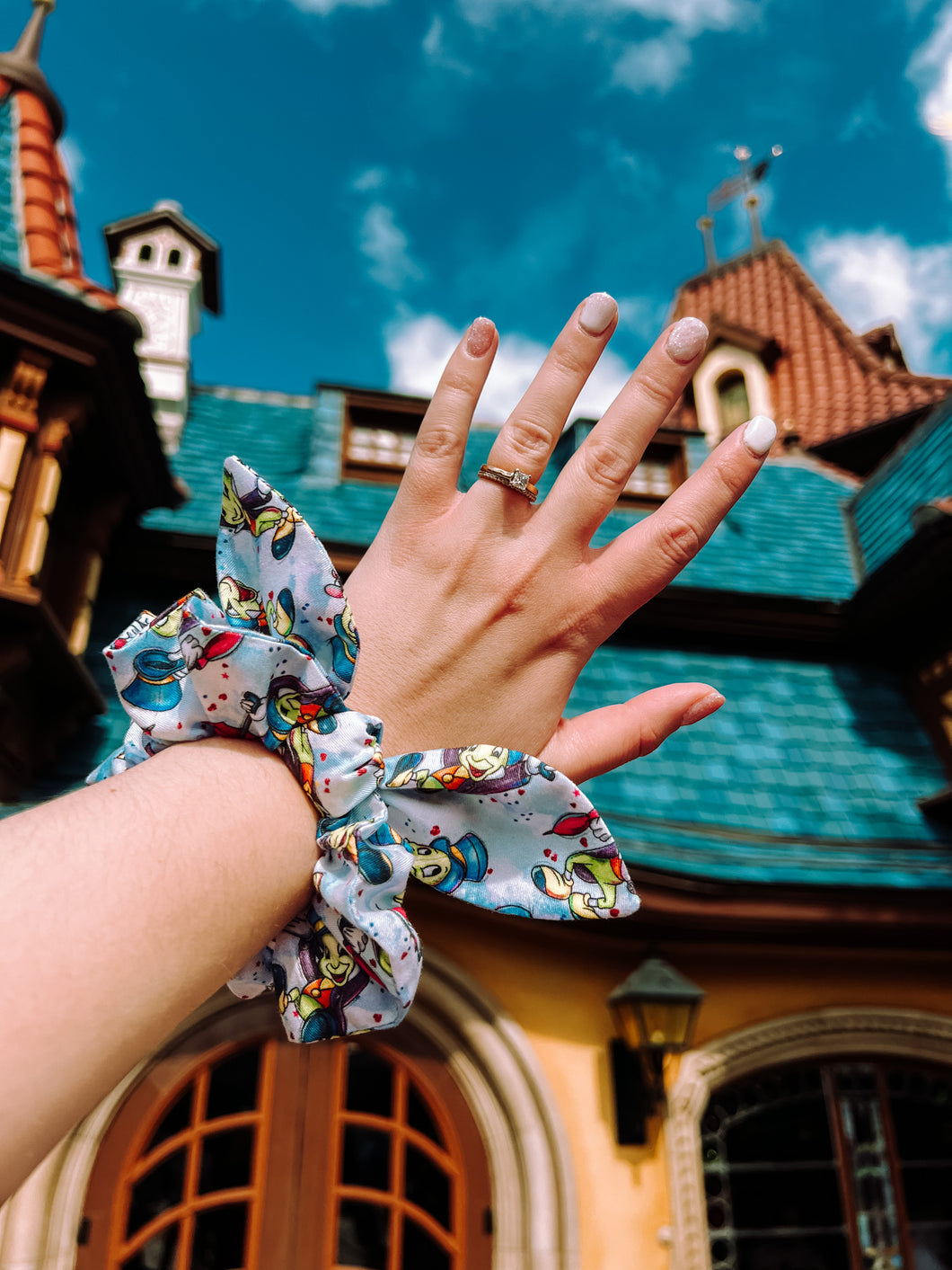 Tiny Conscience Bow Scrunchie