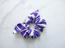 Load image into Gallery viewer, Dapper Bow Scrunchie
