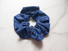 Load image into Gallery viewer, XL Pumpkin Carriage Filigree Scrunchie
